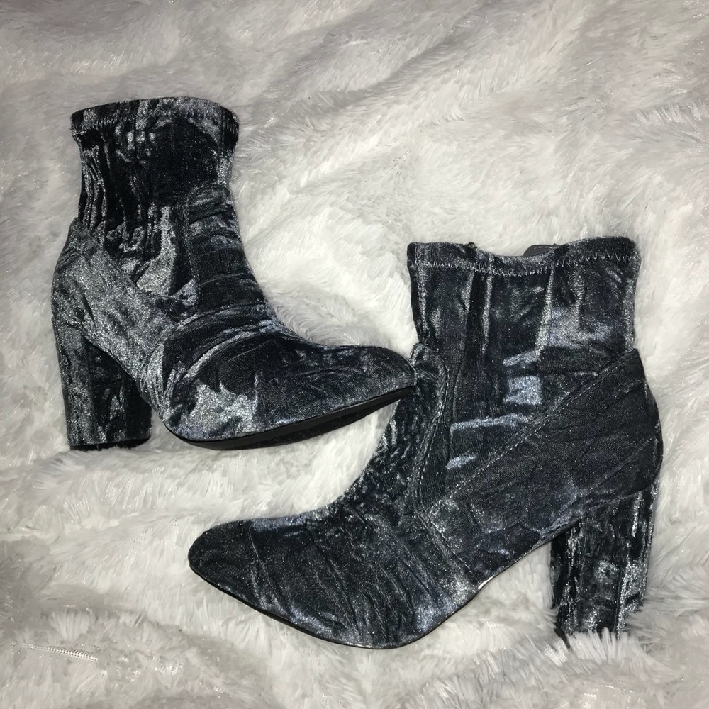 Steve Madden gaze light blue booties Sz 7.5